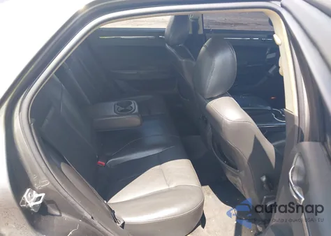 2010 Chrysler 300 Touring/Signature Series/Executive Series from USA, damaged, VIN 2C3CA5CV1AH213037